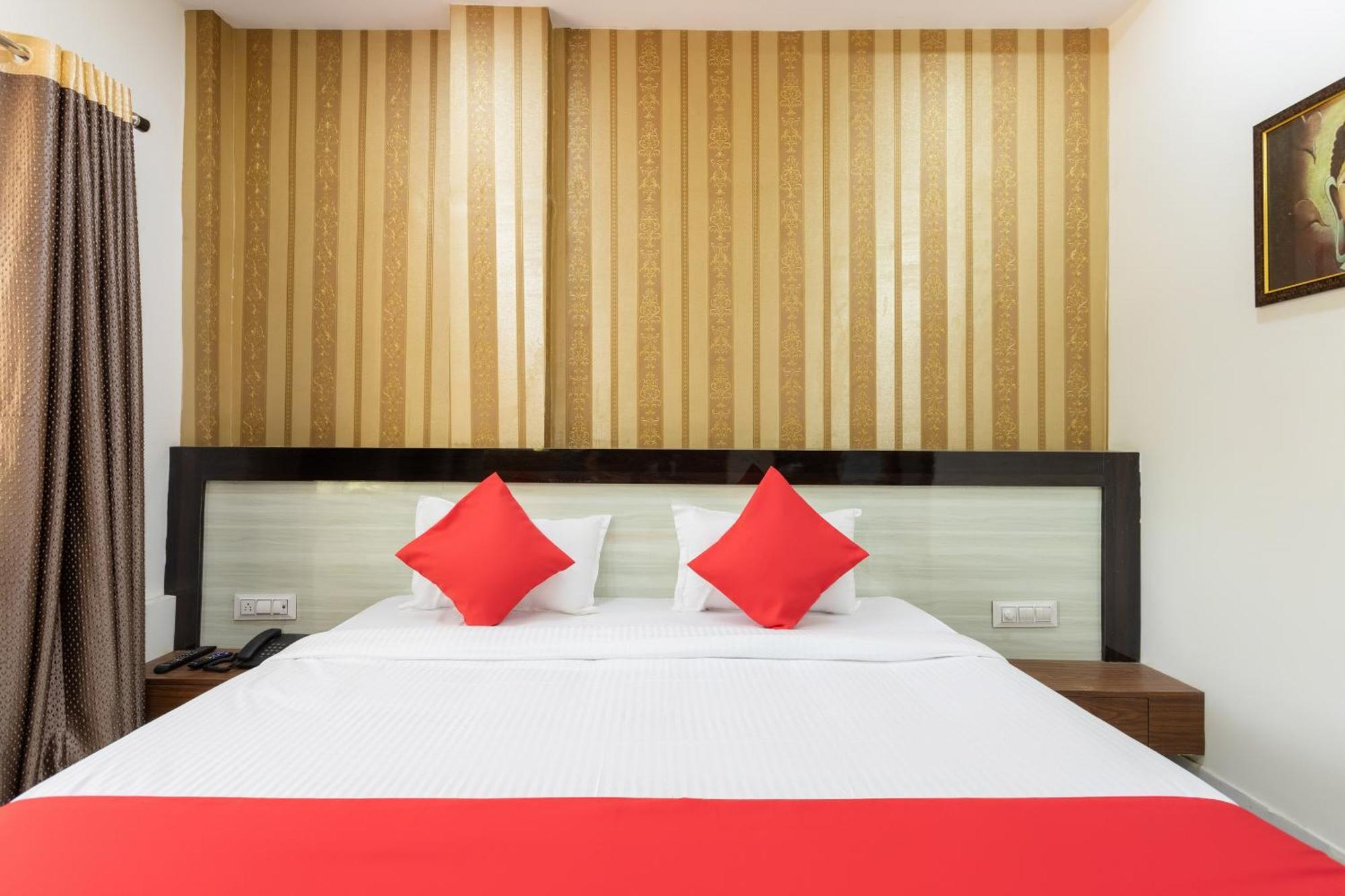 Hotel O Savitri Regency Бопал Екстериор снимка